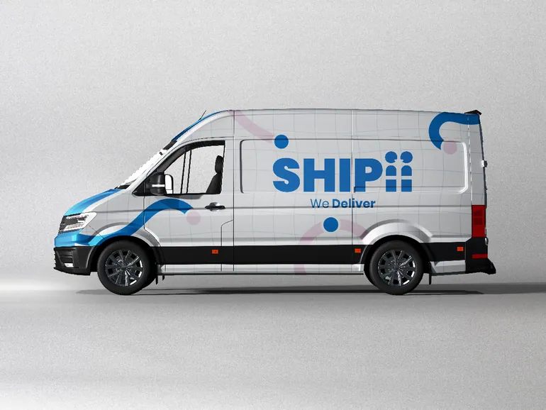 Camioneta rotulada con la marca Shipii